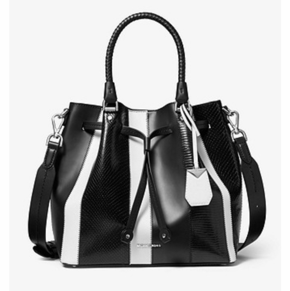 MICHAEL KORS

Blakely Medium Leather Bucket bag